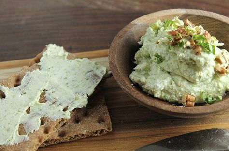 Goat Cheese Pesto Spread Goat Cheese Pesto, Goat Cheese Dip, Pesto Dip, Cheese Dip, Crusty Bread, Party Foods, Snack Time, Delicious Healthy Recipes, Goat Cheese