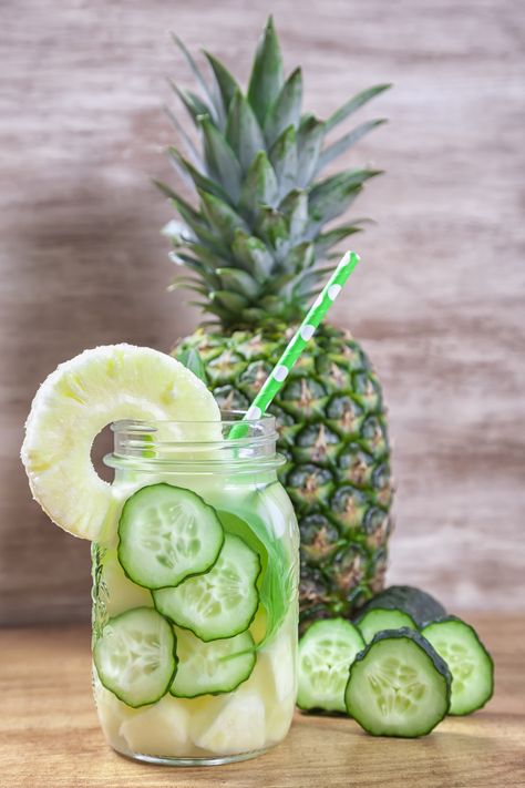 Cucumber Pineapple Juice: The Powerful Weight Loss Combo Pineapple And Cucumber, Detox Your Liver, Cucumber Juice, Grape Salad, Ginger Juice, Vegetable Juice, Appetizer Salads, Detox Water, Infused Water