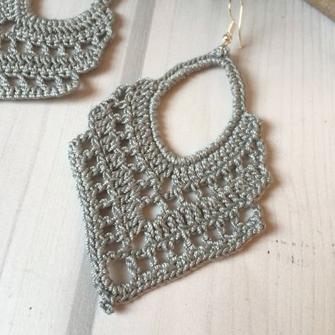 Crochet Earring Pattern, Jewelry Hooks, Crochet Geek, Crochet Jewelry Patterns, Crochet Earrings Pattern, Crochet Wedding, Earring Tutorial, Earring Patterns, Thread Crochet