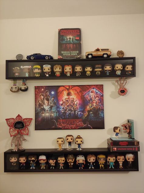 Fandom Bedroom, Funko Display Ideas, Funko Pop Display Ideas, Funko Pop Shelves, Игрушки Funko Pop, Stranger Things Funko Pop, Funko Pop Display, Stranger Things Merch, Stranger Things Halloween