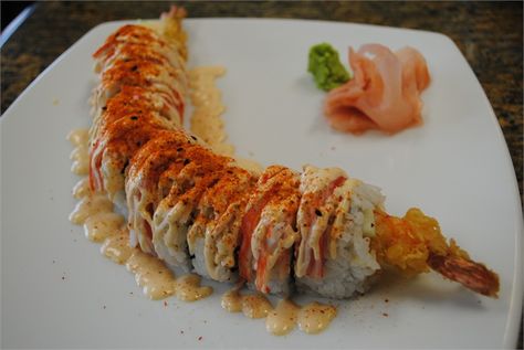 shaggy dog sushi roll...think it has shrimp tempura in the middle and tuna strips on the outside...not very healthy but so good Shaggy Dog Sushi, Making Sushi, Sushi Recipes Homemade, Sushi Roll Recipes, Shaggy Dog, Shrimp Tempura, Homemade Sushi, How To Make Sushi, Sushi Roll