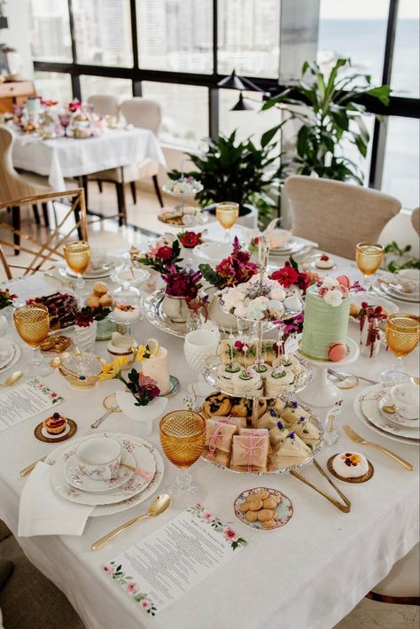 Tea Party Seating Ideas, Afternoon Tea Ideas Wedding, Afternoon Tea Shower Ideas, Afternoon Tea Styling, English Style Tea Party, Mixed Match Tea Party, Tea Party Healthy Food, Afternoon Party Ideas, Tea Party Tablescape Modern