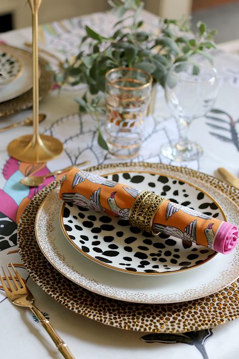 Eclectic Boho Glam Table Setting with Halsted Design Party House Interior, Glam Table Setting, Boho Glam Home, Colorful Table Setting, Glam Table, Tafel Decor, Eclectic Boho, Keramik Design, Party House