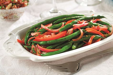 These Peruvian green beans are inspired by saltado - a dish that's typically seasoned with vinegar, soy sauce, garlic, and cumin. Vegan, gluten-free option. Green Bean Recipes Healthy, Go Dairy Free, Peruvian Dishes, Green Beans Recipe, Dairy Free Diet, Peruvian Recipes, Beans Recipe, Low Sodium Soy Sauce, Green Bean Recipes