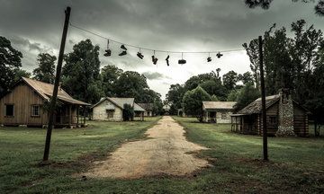 This Island Of Abandoned Movie Sets Will Give You The Creeps Big Fish Movie, Southern Town, Abandoned Village, Abandoned Town, Haunting Photos, Movie Set, Frozen In Time, Movie Sets, Tear Down