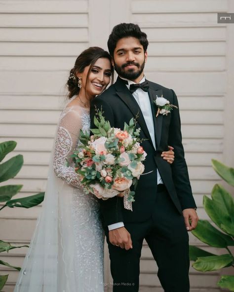 Christian Pre Wedding Photoshoot, Kerala Christian Wedding Photography, Christian Groom Outfit Kerala, Cristin Wedding Pose, Kerala Christian Bride, Catholic Couple, Veil Designs, Church Photoshoot, Kerala Christian Wedding