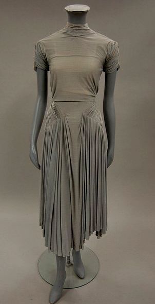 1940's Madame Gres, Fashion 1940s, 40s Fashion, Gray Silk, Vintage Couture, 1940s Fashion, 50s Fashion, Historical Clothing, Historical Fashion