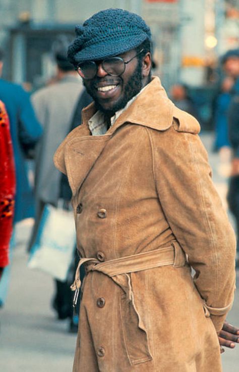 Curtis Mayfield photographed by David Reed in New York City, 1973 Curtis Mayfield, Neo Soul, Black Music, Urban Lifestyle, Flat Cap, Music Icon, Music Legends, Music Star, Rock And Roll