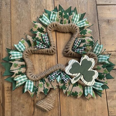 Shamrock Wreath Diy, St Patrick’s Day Wreath, Spring Dollar Store Crafts, Diy St Patricks Day Wreath, Rope Wreaths, St Patricks Decorations, Yarn Wreaths, Shamrock Wreath, Crafts Wreaths