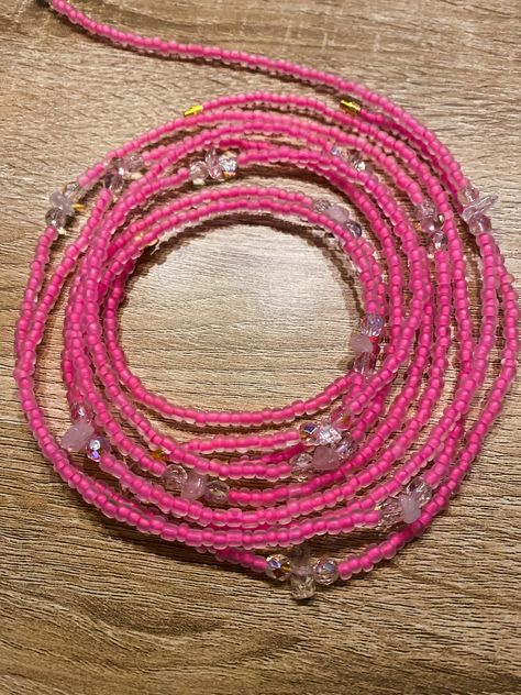 Pink Waist Beads, Waist Beads African, Beaded Jewelry Pattern, Waist Jewelry, African Clothes, Waist Beads, Jewelry Accessories Ideas, Beading Ideas, Beaded Bracelet Patterns