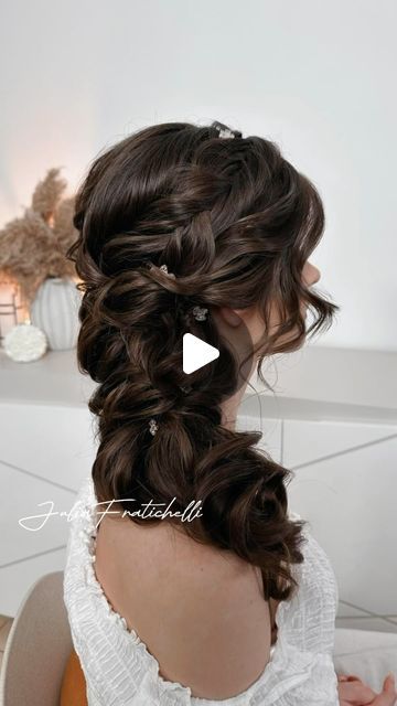 Trendy Bridal Hairstyles, Elsa Hair, Quince Hairstyles With Crown, Simple Prom Hair, Short Homecoming Hair, Quince Hairstyles, Hair Hoco, Updo Hairstyle, Homecoming Hair Down