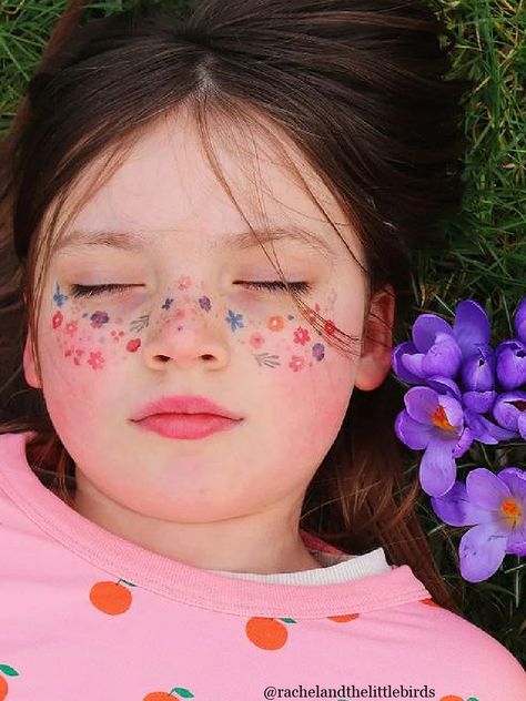 These temporary tattoo face freckles for kids are a fun way to add a touch of whimsy to your child's look! Each sheet comes with delicate flower designs perfect for adding a bit of sparkle. The tattoos are easy to apply and remove, so your little one can enjoy the look of a real flower garden without the commitment! Amazing Face Paint, Candy Freckles Makeup, Garden Inspired Makeup, Flower Makeup Looks Easy, Easy Fairy Face Paint, Cheek Makeup Art, Face Painting Aesthetic Flowers, Barbie Face Painting, Face Paint Station