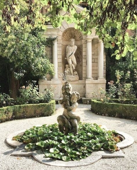 Baroque Garden Design, Acnh Regency, Old Money Garden, Ancient Greek Garden, Paris Library, Mythical Garden, Baroque Garden, French Formal Garden, Fancy Garden