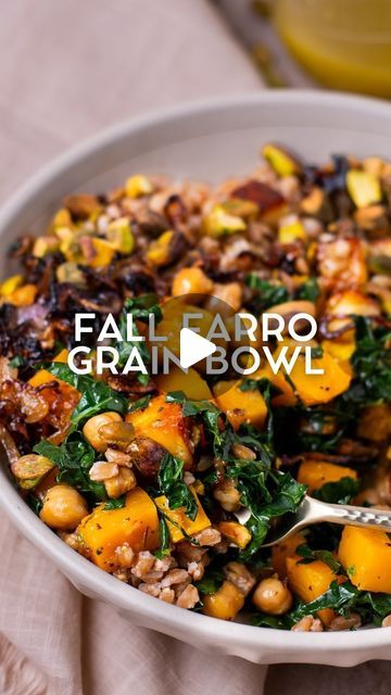 Vegetable Farro Soup, Farro Grain Bowl, Farro Grain Bowl Recipe, Recipes With Farro, Farro Soup Recipes, Farro Recipes Healthy, Farro Bowl Recipe, Erica Baty, Farro Bowl