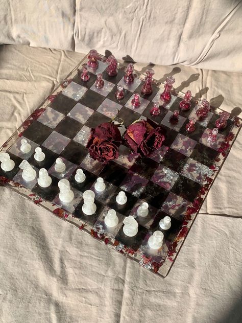 Cute Chess Set, Flower Chess Board, Resin Chess Set Ideas, Crystal Chess Set, Glass Chess Set, Chess Board Set, Selenite Crystals, Crystals White, Power Room