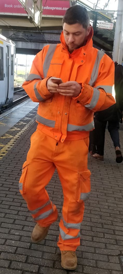 Farmer Overalls, Scally Lads, Guys Fashion Casual, Working Men, Work Gear, Construction Worker, Men In Uniform, Yellow Orange, Tumblr Blog