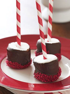 Stir them up and watch them melt! Red & White marshmallow dippers for your hot cocoa #AlltheJoy Chocolate Stirrers, Easy Holiday Decorations, Hot Chocolate Stirrers, Winter Foods, Monkey Bread, Holiday Food, Christmas Goodies, Cake Pop, Noel Christmas