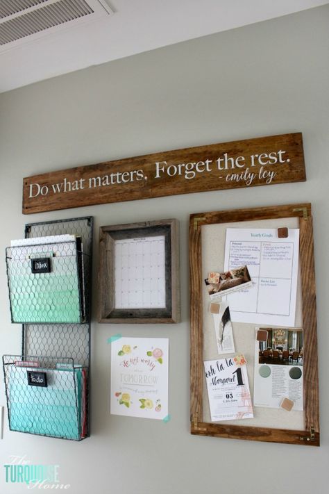 Office Message Board Ideas, Farmhouse Office Decor, Home Command Center, Command Centers, Message Center, Farmhouse Office, Family Command Center, Paper Clutter, Office Crafts