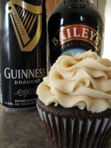 Irish Car Bomb Cupcakes! Delicious and a big hit with the friends. Use green food coloring in the frosting. It adds a nice touch. i would probably be woozy on one of these. yummy looking - for Richard...Messrs Baileys Frosting, Irish Cream Cupcakes, Baileys Cupcakes, Guinness Cupcakes, Cream Cupcakes, Festive Desserts, Baileys Irish, Baileys Irish Cream, Irish Recipes