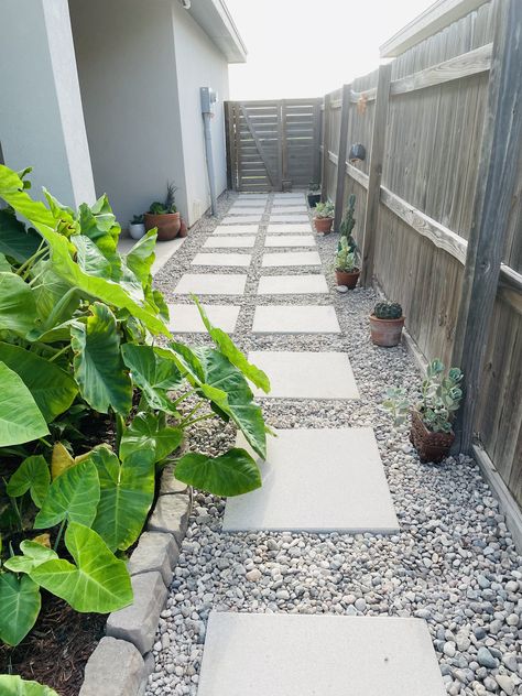 Rocks Between Pavers, River Rock With Pavers, River Rock And Pavers, Pavers And Gravel Walkway, River Rock Paver Patio Ideas, River Rock And Paver Walkway, Rocks And Pavers Walkway, Pavers And Mulch Walkway, Gravel Walkway With Pavers