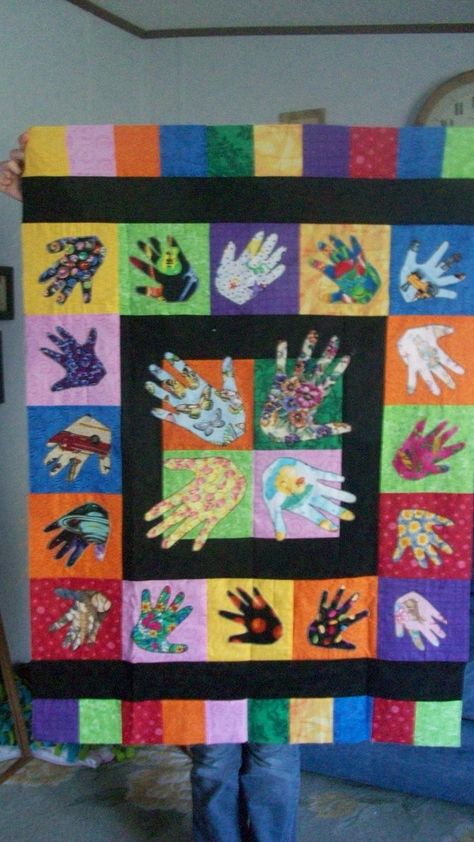 This is the quilt I made for our school fundraiser--each child and adult has a handprint. Handprint Quilt, Class Quilt, School Auction Projects, Creative Fabric, Spring Fair, School Auction, Auction Projects, Auction Ideas, Fair Projects