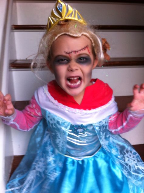 Elsa zombie Zombie Elsa, Elsa Halloween, Halloween Activities, Fancy Dress, Halloween Outfits, Zombie, Face Paint, Activities For Kids, Halloween