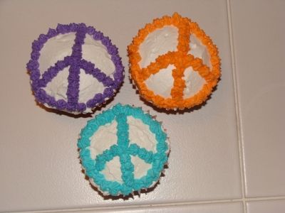 Tie Dye Birthday, Peace Signs, School Age, Peace Sign, Cake Pops, Birthday Ideas, Cupcake Cakes, Party Ideas, Party Decorations