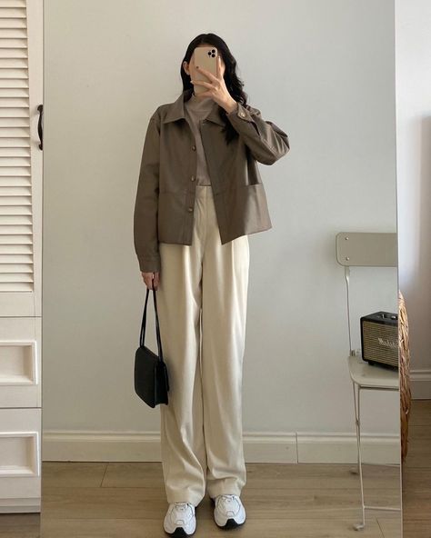 Minimalist Outfit Hijab, Brown Outfit Aesthetic, Outfits Muslim, Cream Outfit, Simple Style Outfits, Japan Outfit, Muslim Outfits Casual, Korean Casual Outfits, Muslim Outfits