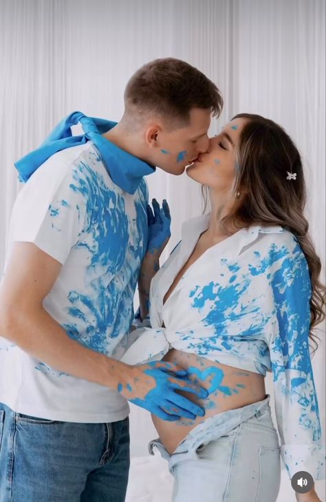 Painting Maternity Photos, Painting Gender Reveal Ideas, Maternity Paint Photoshoot, Gender Reveal Paint Photoshoot, Gender Reveal Ideas Photoshoot, Gender Reveal With Paint, Paint Maternity Shoot, Paint Gender Reveal Ideas, Paint Gender Reveal