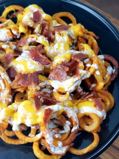 Loaded Curly Fries Recipe, Arbys Recipes, Arbys Curly Fries, Loaded Curly Fries, Copycat Arbys, Curly Fries Recipe, Arby's Curly Fries, Loaded Fries Recipe, Dirty Fries