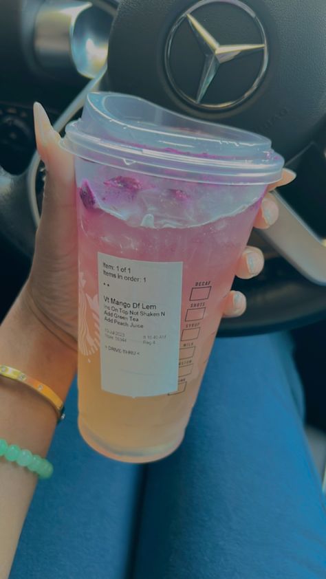 Pink Drink Order, Pink Lemonade Punch, Starbucks Pink Drink, Drink Starbucks, Cold Starbucks Drinks, Lemonade Punch, Iced Starbucks Drinks, Secret Starbucks Drinks, Starbucks Secret Menu Drinks