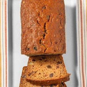 Applesauce Bread Recipe: How to Make It Applesauce Bread Recipe, Snack After School, Bread With Raisins, Raisins Recipe, Applesauce Bread, Raisin Recipes, Golden Raisins, Sweet Breads, Quick Breads