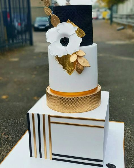 Geometric Cake, White And Gold Wedding, Art Deco Cake, Quick Cake, Black Cake, Modern Cakes, Naked Cakes, Themed Wedding Cakes, Amazing Wedding Cakes