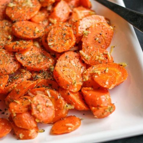 Easy Roasted Garlic Carrots with Parmesan Cheese - Eats by April Easy Roasted Garlic, Garlic Carrots, Snack Prep, 2000 Calories, 2000 Calorie Diet, Nutrition Labels, Crushed Garlic, Roasted Carrots, Recipe Images