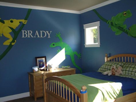 Brady's Room (Frogs and Lizards) Reptile Themed Bedroom, Reptile Bedroom, Hunter Room, Rose Bedroom, Dinosaur Room Decor, Dinosaur Room, Reptile Room, Boy Bedroom, Boys Bedrooms