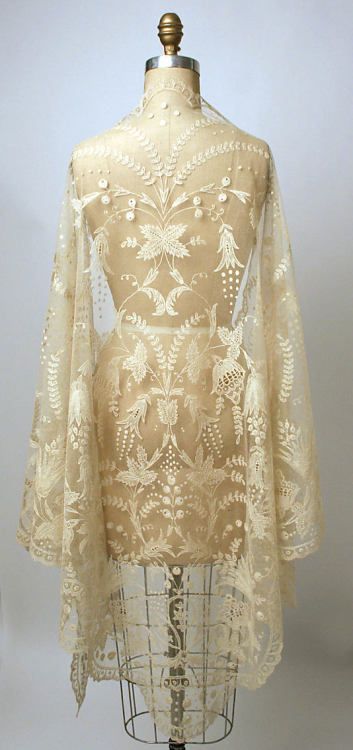 Robes Vintage, Linens And Lace, 1920s Fashion, Moda Vintage, Antique Lace, Historical Clothing, Mode Vintage, Mode Inspiration, Historical Fashion