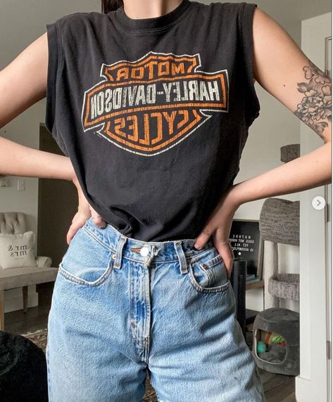 Harley Davidson Tshirt Outfits, Harley Davidson Aesthetic Outfit, Harley Outfits For Women, Harley Davidson Shirt Outfit, Harley Davidson Outfits Woman, Harley Davidson Aesthetic, Harley Davidson Outfits, Harley Davidson Outfit, Harley Davidson Fashion