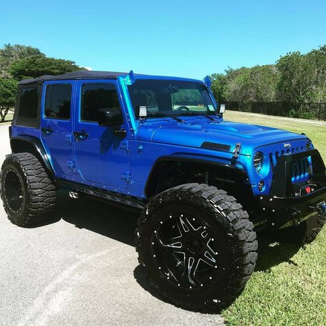 Jeep Rims, Jeeps Wrangler, Blue Jeep Wrangler, Jeep Pictures, Jeep Wrangler Girl, Pink Motorcycle, Diwali Poster, White Jeep, Family Cars