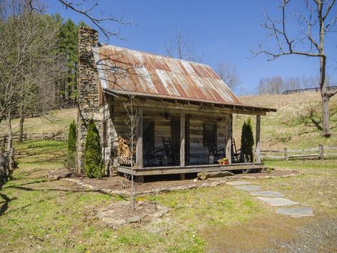 Split Rail Fencing, Mountain Log Cabin, Trappers Cabin, Backyard Cabin, Old Cabins, Log Cabin Rustic, Small Log Cabin, Rustic Log Cabin, Cabins For Sale