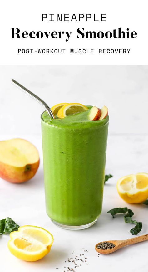 This pineapple recovery smoothie is the perfect post-workout drink because it's packed with nutrients known to help decrease inflammation and speed up muscle recovery. Recovery Smoothie Post Workout, Post Workout Juice, Muscle Recovery Smoothie, Dinner Smoothie Recipes, Workout Recovery Smoothie, Healing Juices, Workout Recipes, Recovery Smoothie, Workout Drinks