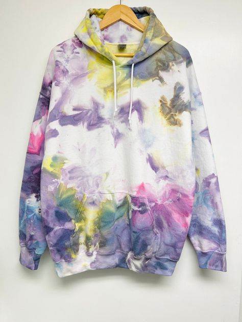 Hand made Tie dye Hoodie, 7.8oz cotton/poly hoodie. Unisex/men size. There will be variations in each hoodie, I will do the best to keep the same look as the samples. Suggestions for improvement are appreciated. If not satisfied, please contact me. Watercolor Tie Dye, Dye Hoodie, Outwear Jackets, Tie Dye Hoodie, Tie And Dye, Summer Wear, Hand Dyeing, Batik, Sweat Shirt