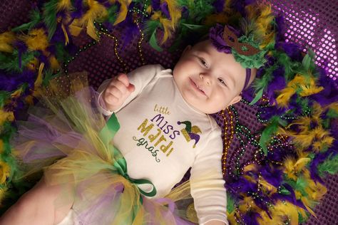 Baby March Photo Ideas, Mardi Gras Mini Session, Baby Mardi Gras Photoshoot, 1st Birthday Mardi Gras Theme, Mardi Gras Pregnancy Announcement, Mardi Gras Pictures, Mardi Gras Photos, Mardi Gras Diy, Mini Photo Sessions