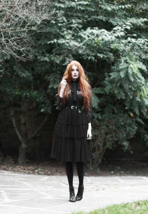 Space Goth, Witch Inspiration, Louisa Clark, Elegant Witch, Olivia Emily, Strega Fashion, Witch Queen, Simple Black Dress, Witch Fashion