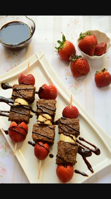 Strawberry.banana.brownie.kabob :-) Brownie Skewers, Strawberry Kabobs, House Dimitrescu, Kabob Skewers, Black Color Hairstyles, Color Hairstyles, Strawberry Banana, Hairstyles Black, Desert Recipes