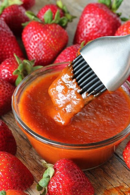 Strawberry Chipotle BBQ Sauce Strawberry Bbq Sauce, Strawberry Salads, Chipotle Bbq Sauce, Processor Recipes, Homemade Barbecue, Homemade Sloppy Joes, Salsa Sauce, Chipotle Peppers, Barbecue Sauce Recipes