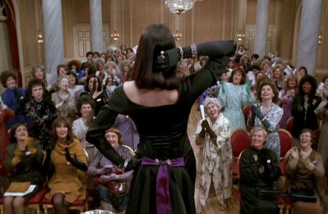 The witches......jajaja como me recuerda a mi infancia Movie Witches, Grand High Witch, 80s Core, The Witches 1990, Angelica Huston, Witch Movies, The Witch Film, Stills From Movies, Moon Sisters