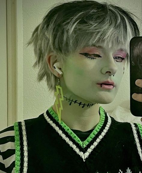 IG : elicosplay_ Frankie Stein Makeup, Boy Cosplay, Frankenstein Costume, Frankie Stein, Melanie Martinez, Frankenstein, Monster High, Art Inspo, Makeup