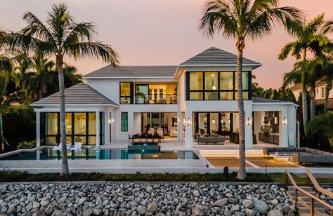 Modern Home Exterior Design, Villa Concept, Coastal Home Exterior, Home Exterior Design Ideas, Modern Home Exterior, Modern Beach Home, Beach Home Interiors, Martis Camp, Home Exterior Design