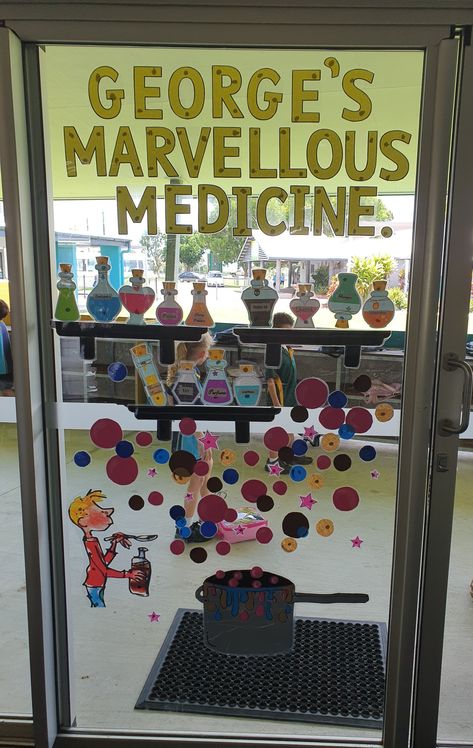 World Book Day Decorations, Georges Marvellous Medicine, Classroom Display Ideas, School Magazine, Roald Dahl Books, School Displays, Display Boards, Classroom Display, Art And Craft Ideas