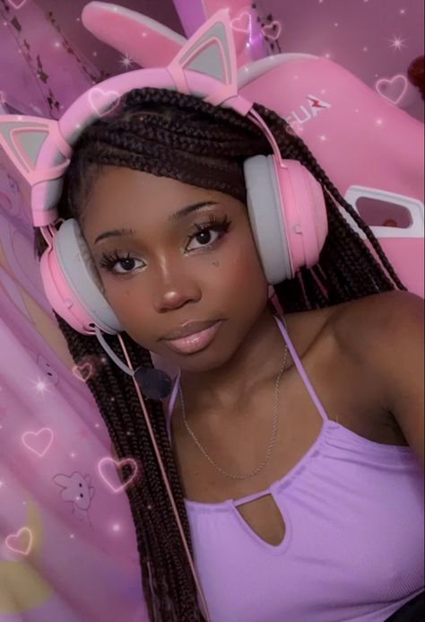 Egirl Makeup Black Women, Black Egirl Makeup, Soft Egirl Makeup, Egirl Makeup Soft, Gamer Girl Makeup, Kawaii Baddie, Gamer Makeup, Cutesy Makeup, Streaming Aesthetic